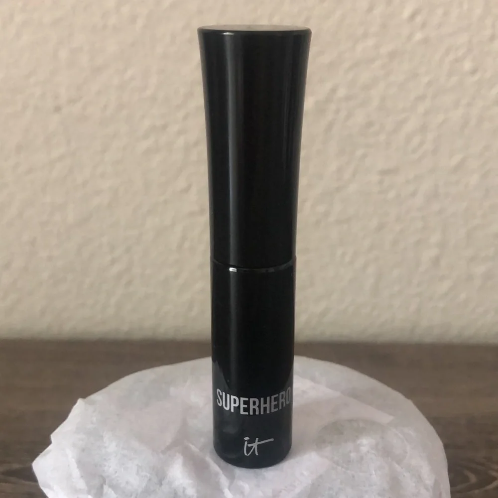 ❤️$4 NWT IT Cosmetics Superhero Volume Super Black Mascara Sample